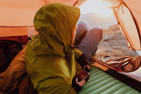9 Tips for Staying Warm While Winter Camping 