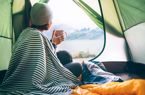 How to Stay Warm While Cold Weather Camping
